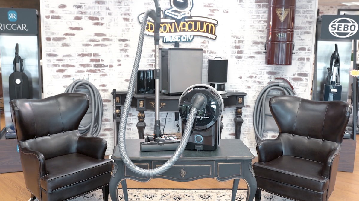 Airbelt D4 Premium - All About SEBO's Flagship Canister A picture of Airbelt D4 Premium - All About SEBO's Flagship Canister with Edison Vacuums